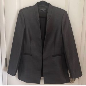 Beautiful textured blazer
